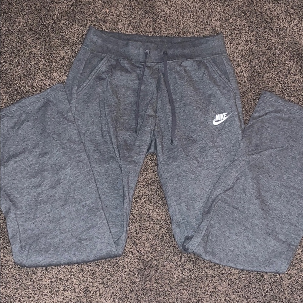 NIKE SWEATPANTS